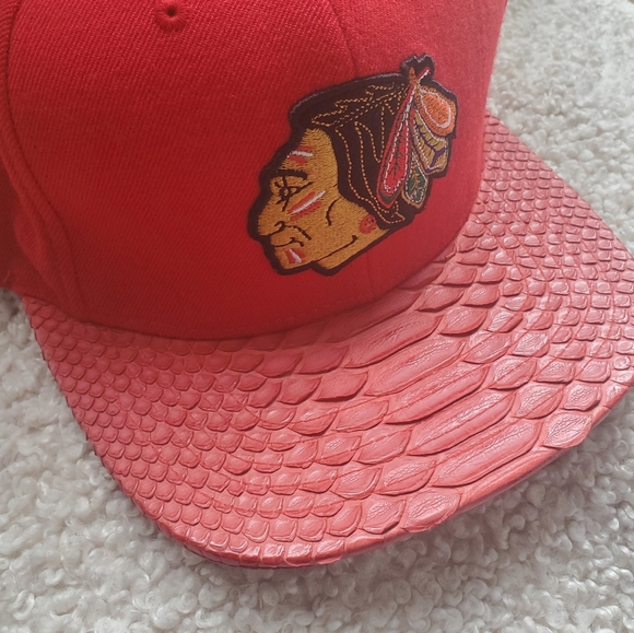 Mitchell & Ness Chicago Blackhawks Python Snakeskin Hat - Picture 2 of 13